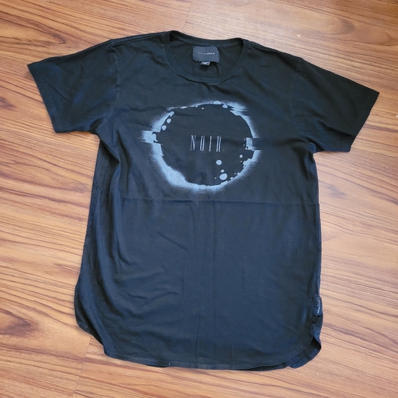 Basic "Noir" T Shirt size Medium boys - Picture 1 of 4